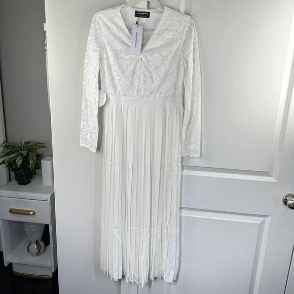 New Modcloth Little Mistress Lacing Down the‎ Aisle Maxi Dress Size 6, 10 NWT - Picture 1 of 13